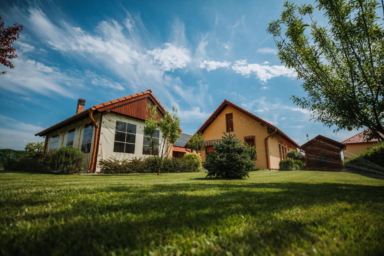 Németh Apartmanházak Mórahalom Exteriér fotografie