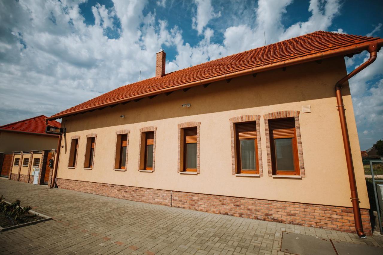 Németh Apartmanházak Mórahalom Exteriér fotografie